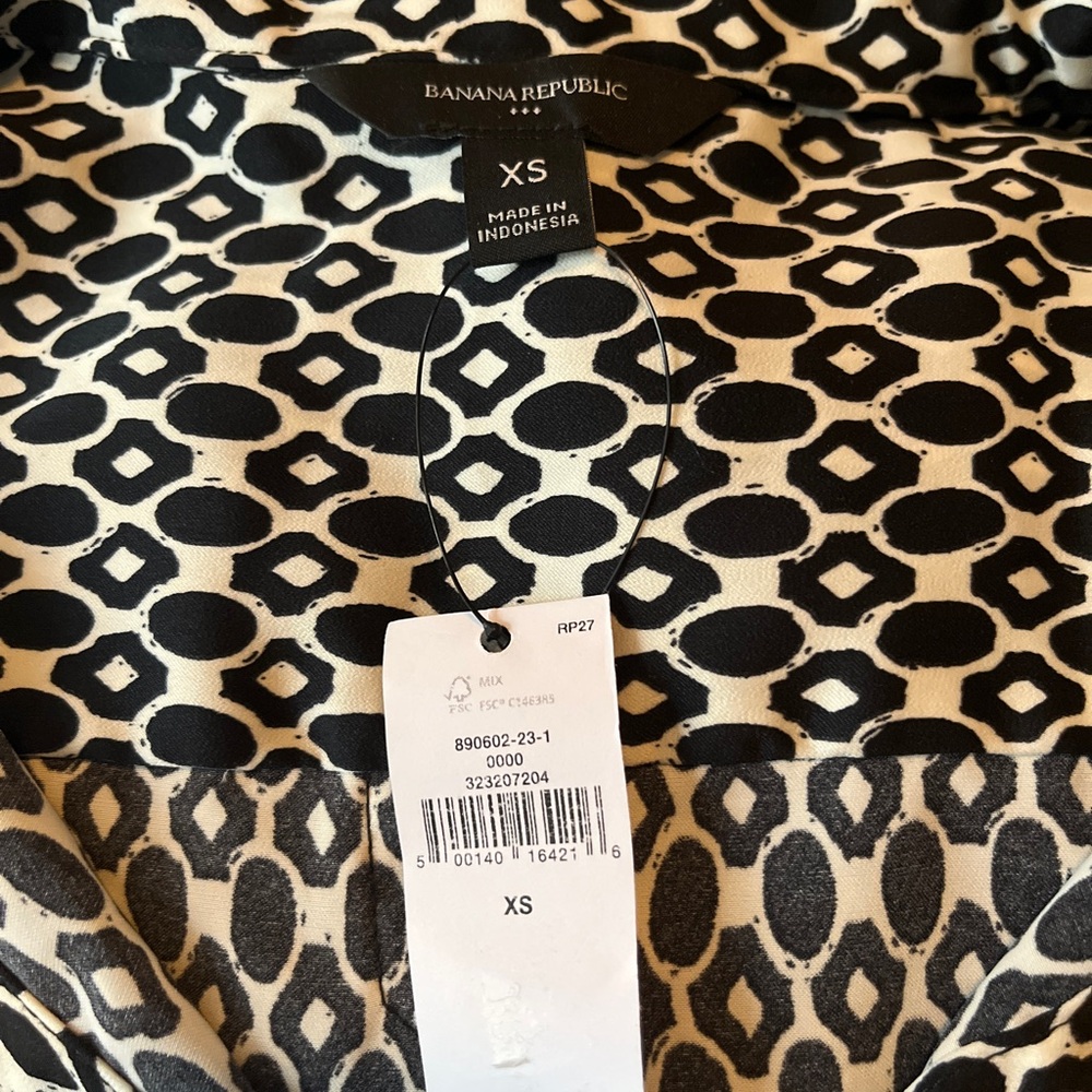 Banana Republic Monochrome Geometric Blouse